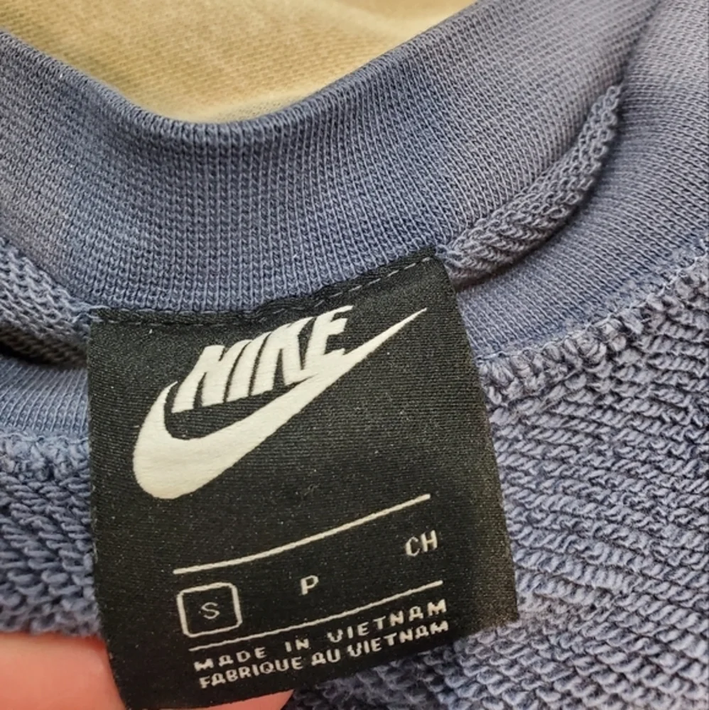 Nike sweatshirt‎